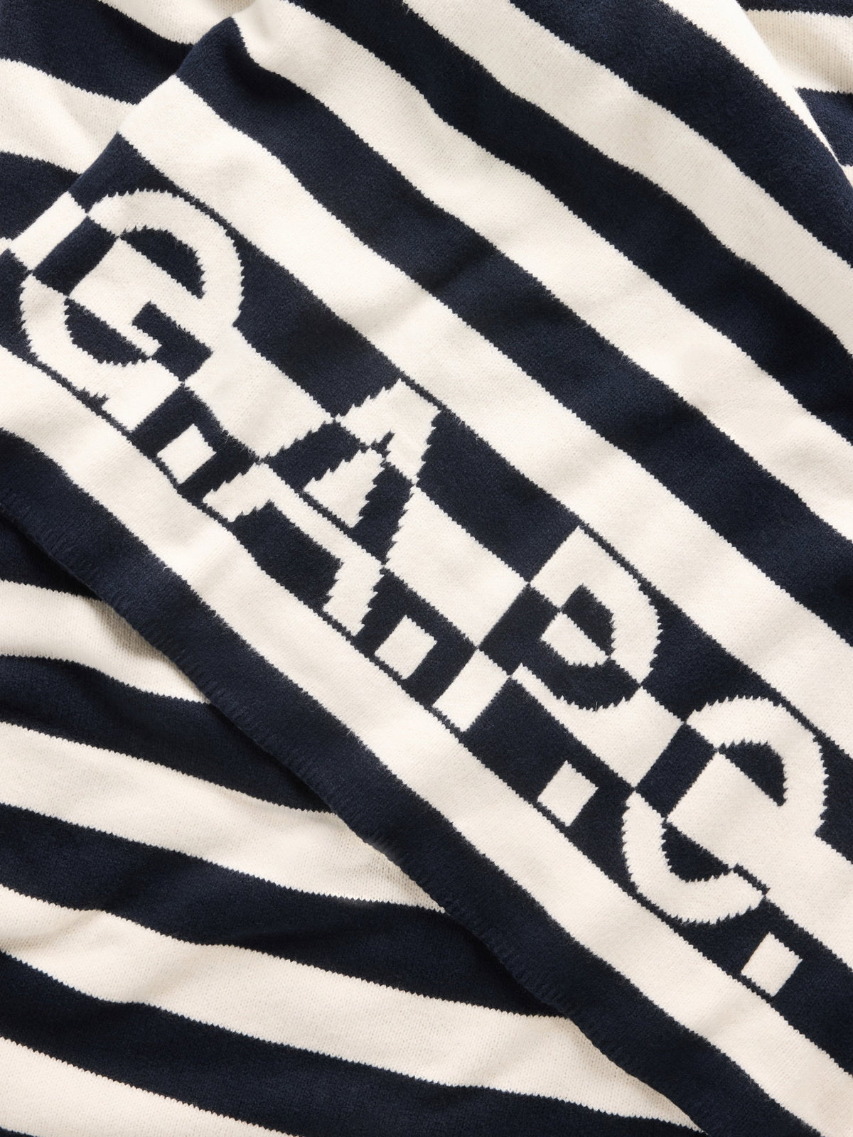 Beyaz Gap × A.p.c. Logo Şerit Battaniye