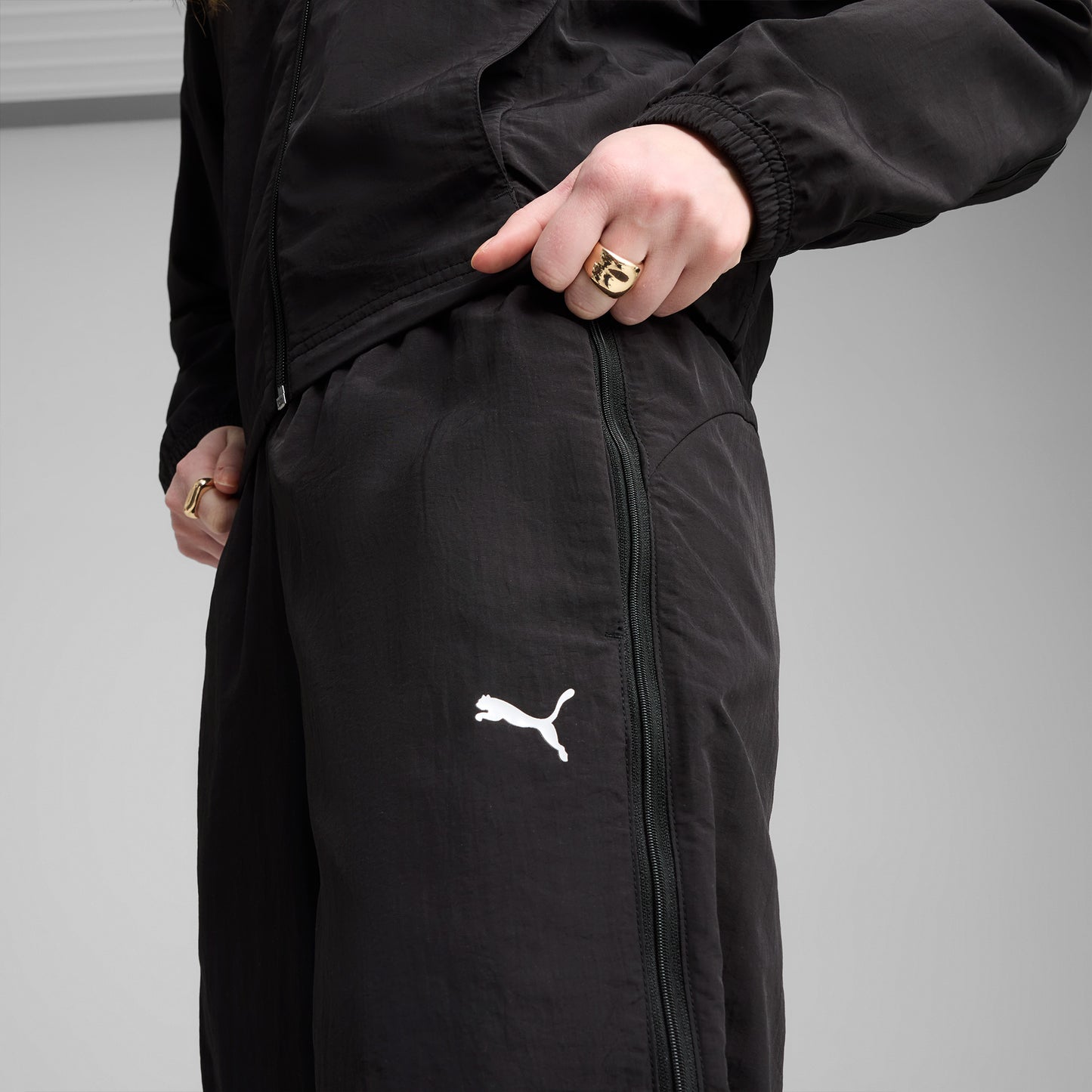 Puma Dare To Relaxed Geniş Kesim Dokuma Kadın Siyah Eşofman Altı