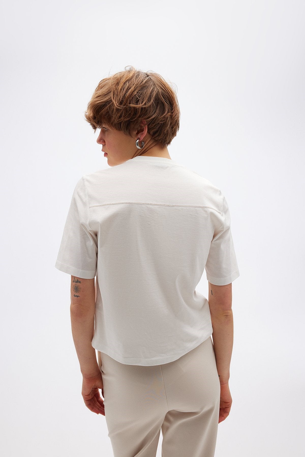 Cep Detaylı Basic Ekru T-shirt