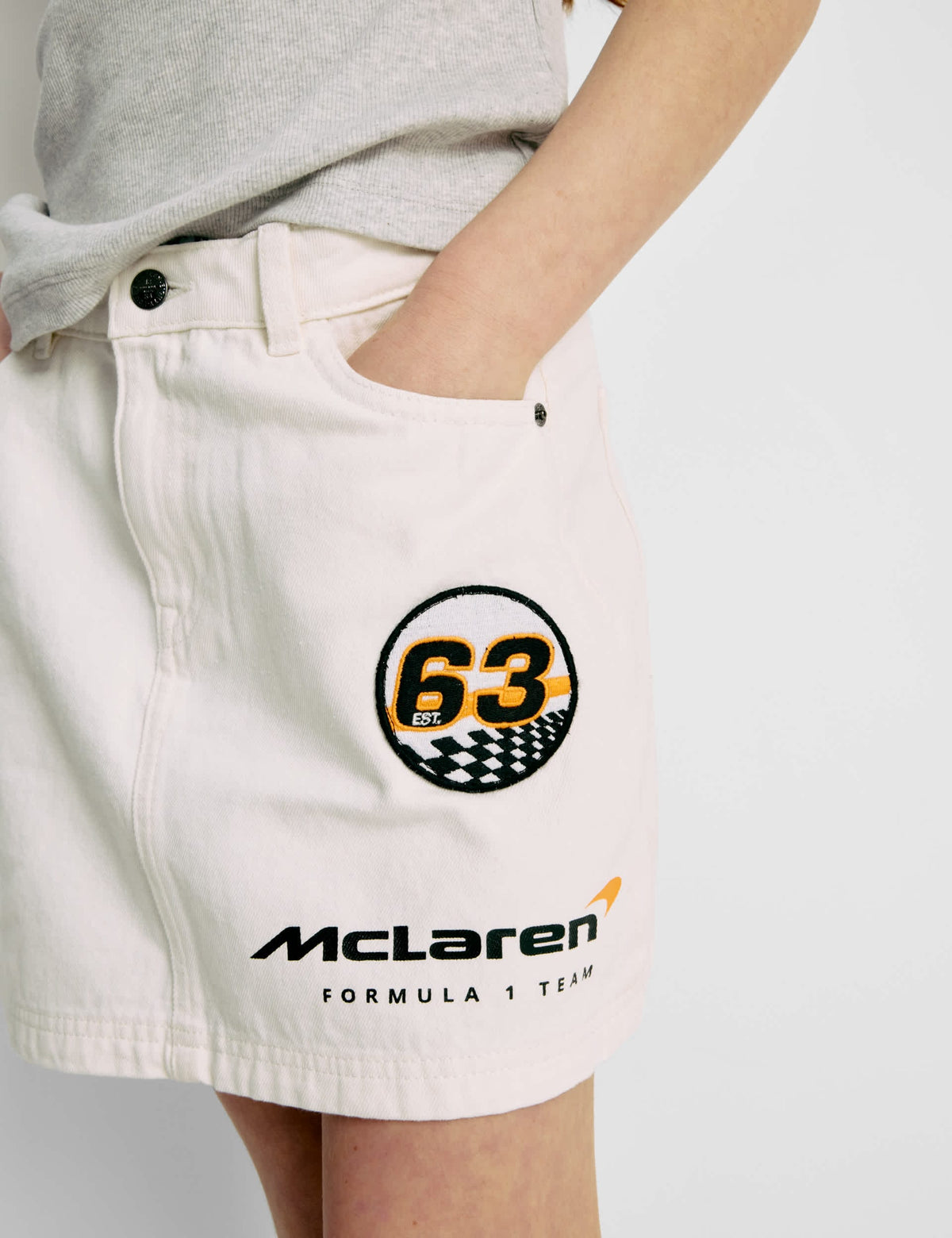 Mclaren F1 Takımı Temalı %100 Pamuklu Denim Mini Etek (2–16 Yaş)