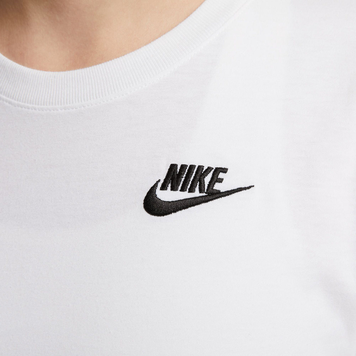 Nike Sportswear Essential Club Kadın Beyaz T-shirt