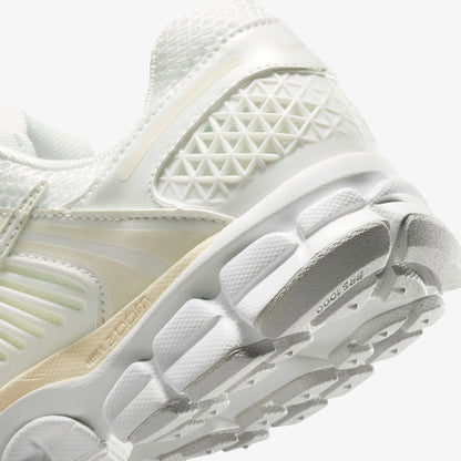 Nike Zoom Vomero 5 Kadın Beyaz Spor Ayakkabı