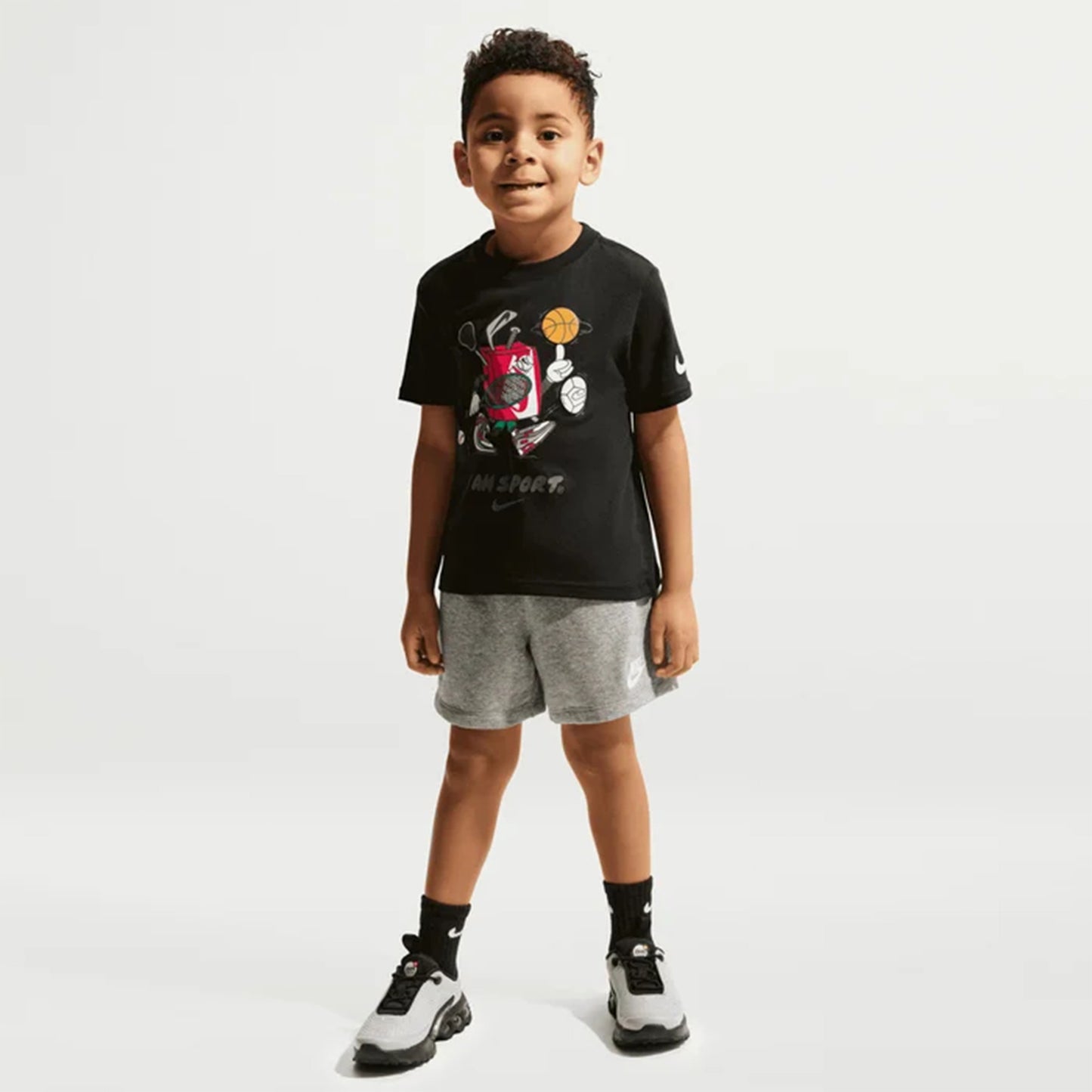 Nike Nkb I Am Sport Boxy Graphic Çocuk Siyah T-shirt