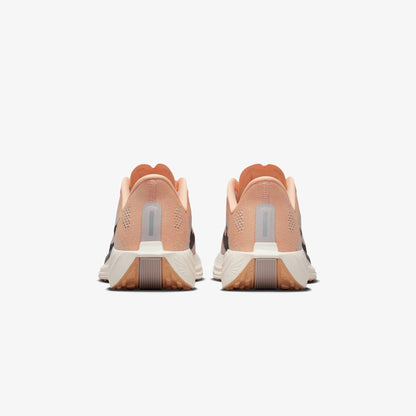 Nike Pegasus Plus Kadın Sarı Koşu Ayakkabısı