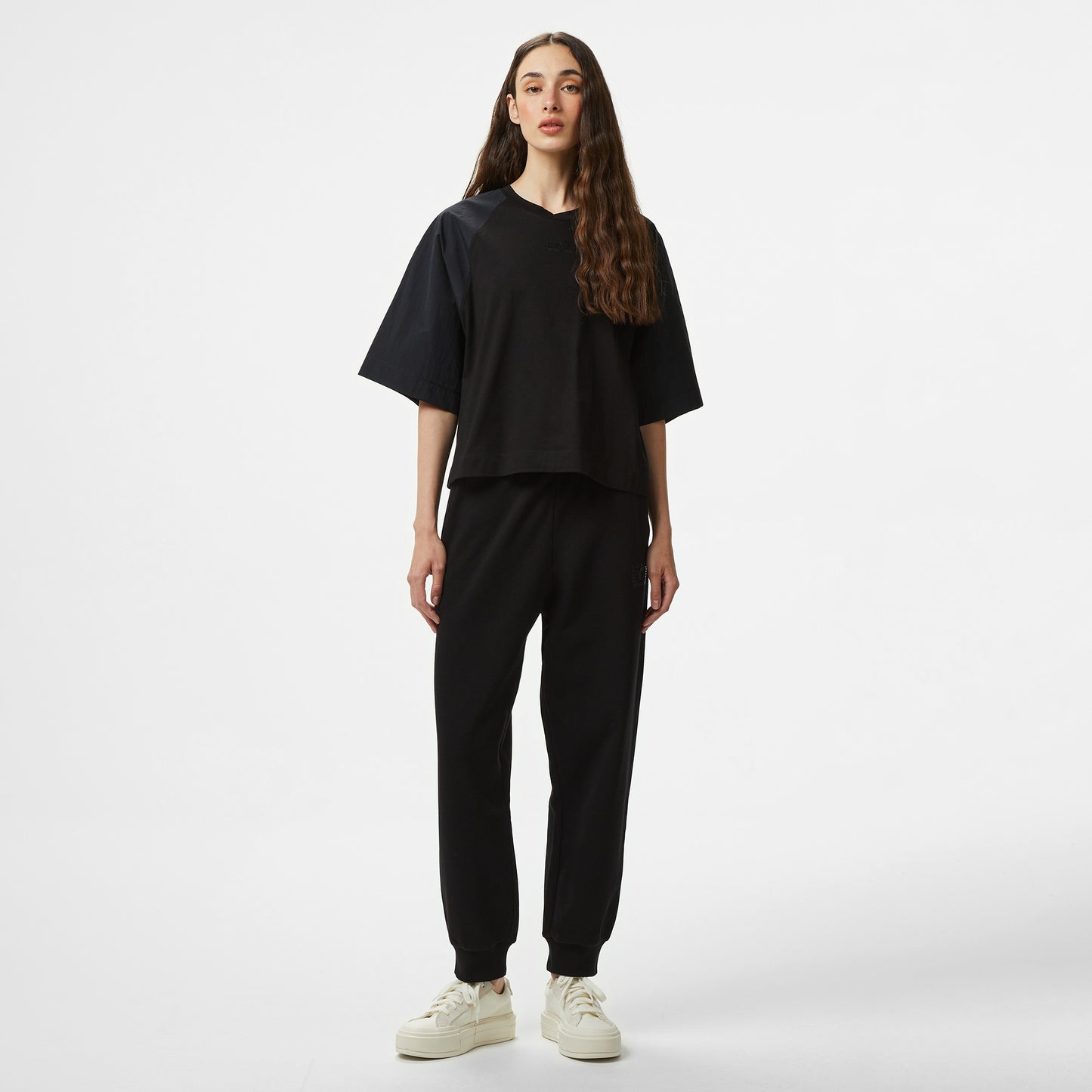 Emporio Armani Raglan Bloklu Kadın Siyah Crop T-shirt
