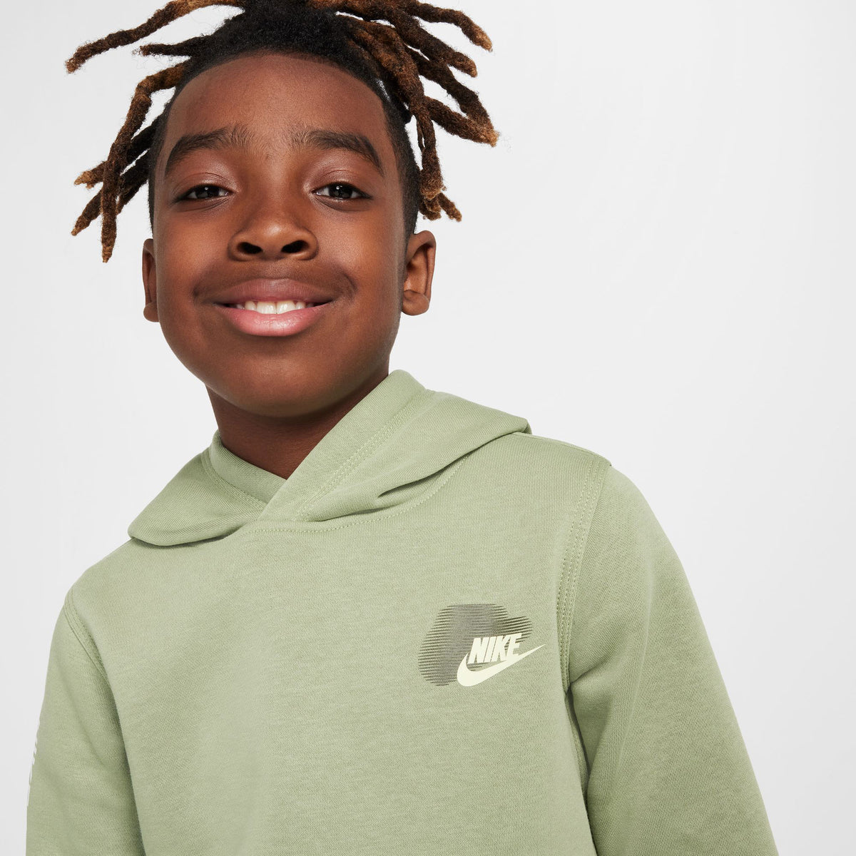 Nike Sportswear Standart Issue Çocuk Yeşil Günlük Sweatshirt