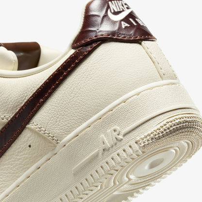 Nike Air Force 1 '07 Erkek Beyaz Spor Ayakkabı