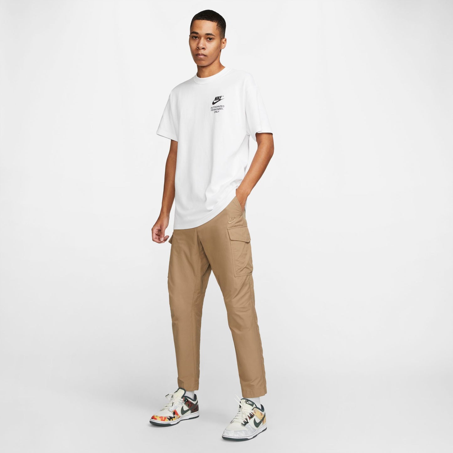 Nike Sportswear Erkek Beyaz T-shirt