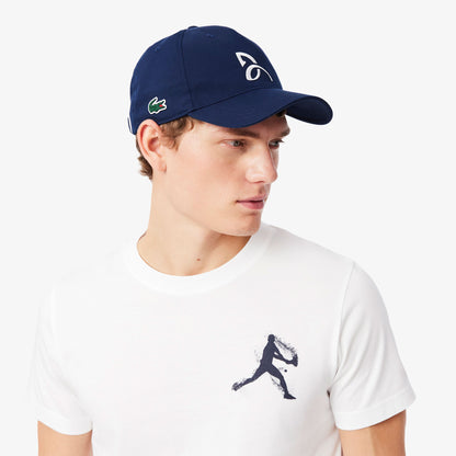 Lacoste Tennis X Novak Djokovic Erkek Bisiklet Yaka Baskılı Beyaz T-shirt & Şapka Seti