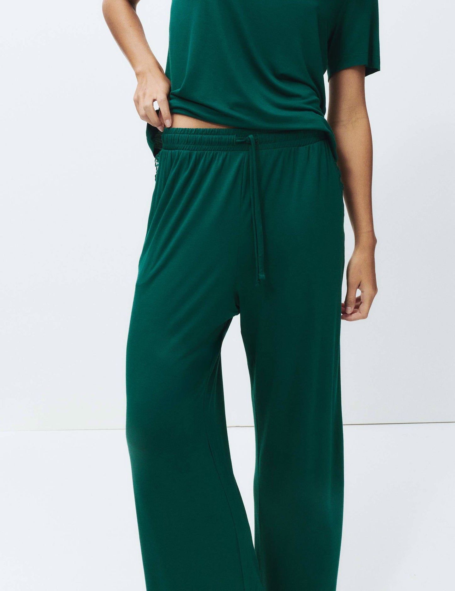 Dantel Detaylı Pijama Takımı