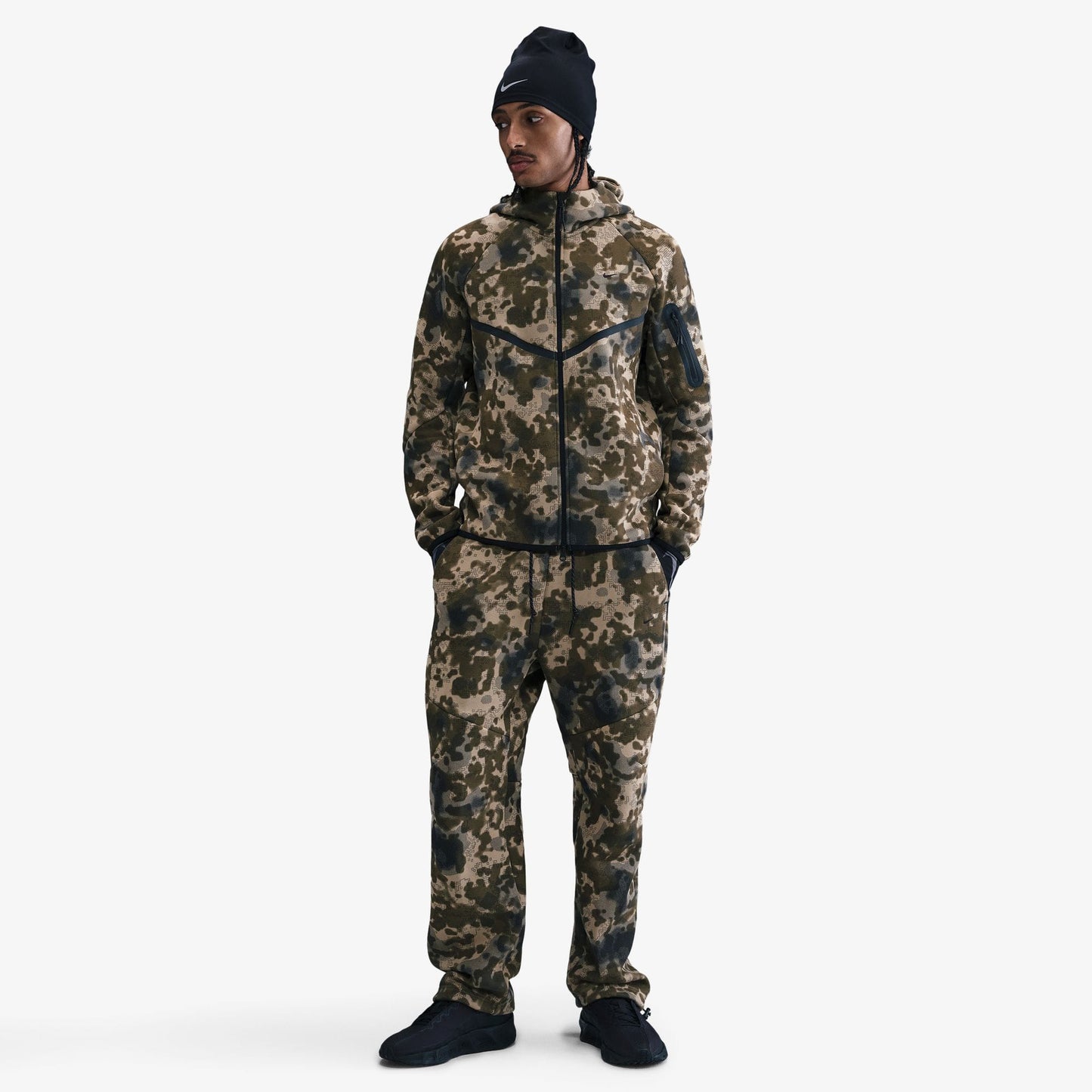 Nike Tech Fleece Kamuflaj Desenli Windrunner Erkek Kahverengi Eşofman Altı