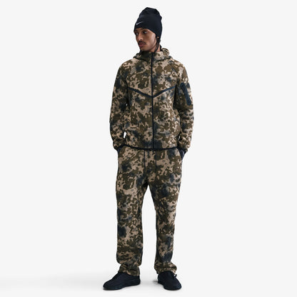 Nike Tech Fleece Kamuflaj Desenli Windrunner Erkek Kahverengi Eşofman Altı