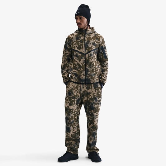Nike Tech Fleece Kamuflaj Desenli Windrunner Erkek Kahverengi Eşofman Altı