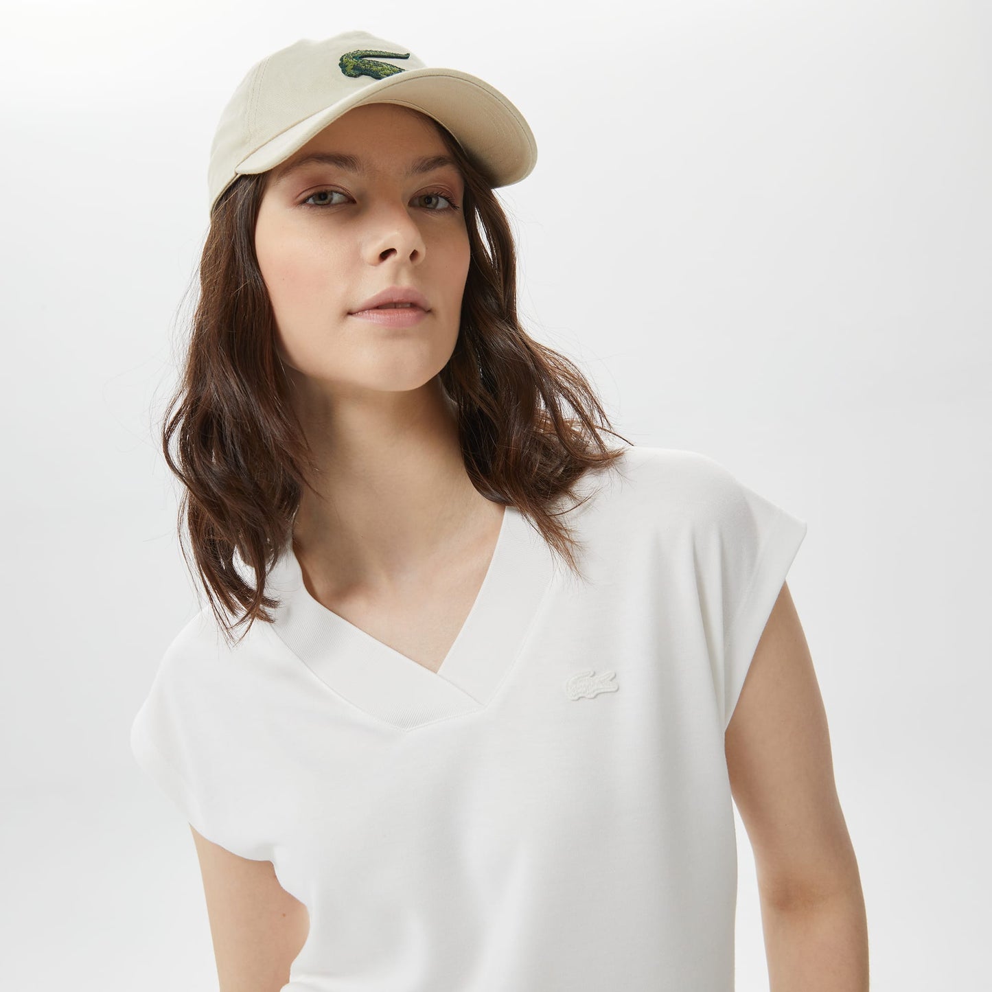 Lacoste Kadın Slim Fit V Yaka Beyaz T-shirt