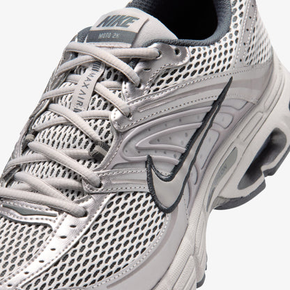 Nike Air Max Moto 2k Erkek Gri Spor Ayakkabı