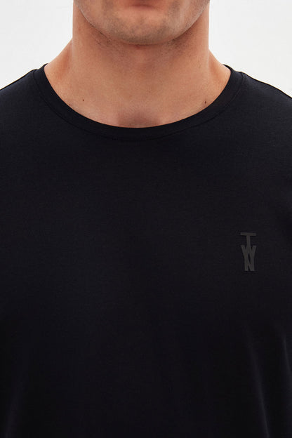 Twn Slim Fit Siyah Düz Kabartma Baskılı T-shirt