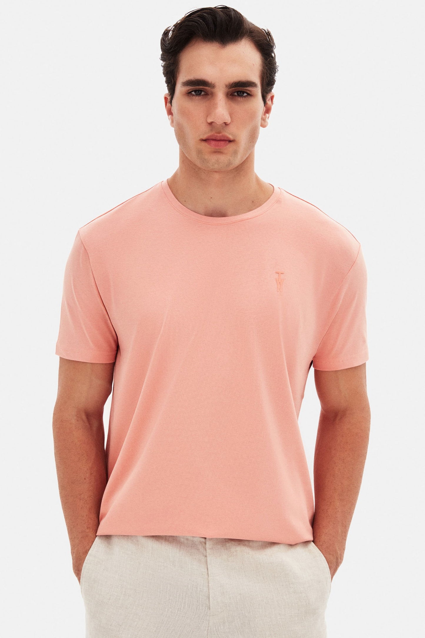 Twn Slim Fit Kil Düz Kabartma Baskılı T-shirt