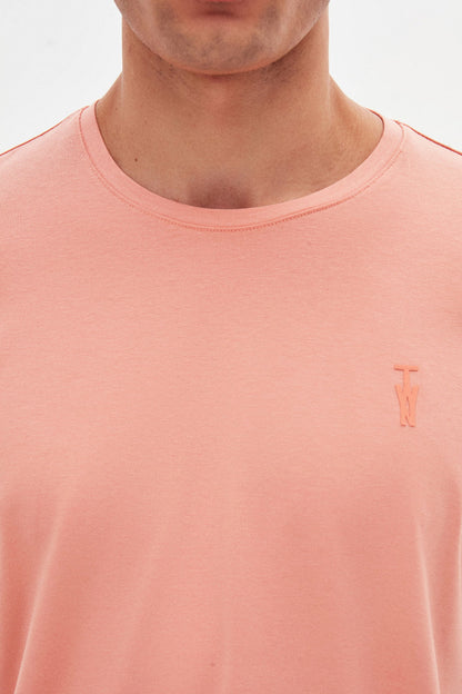 Twn Slim Fit Kil Düz Kabartma Baskılı T-shirt