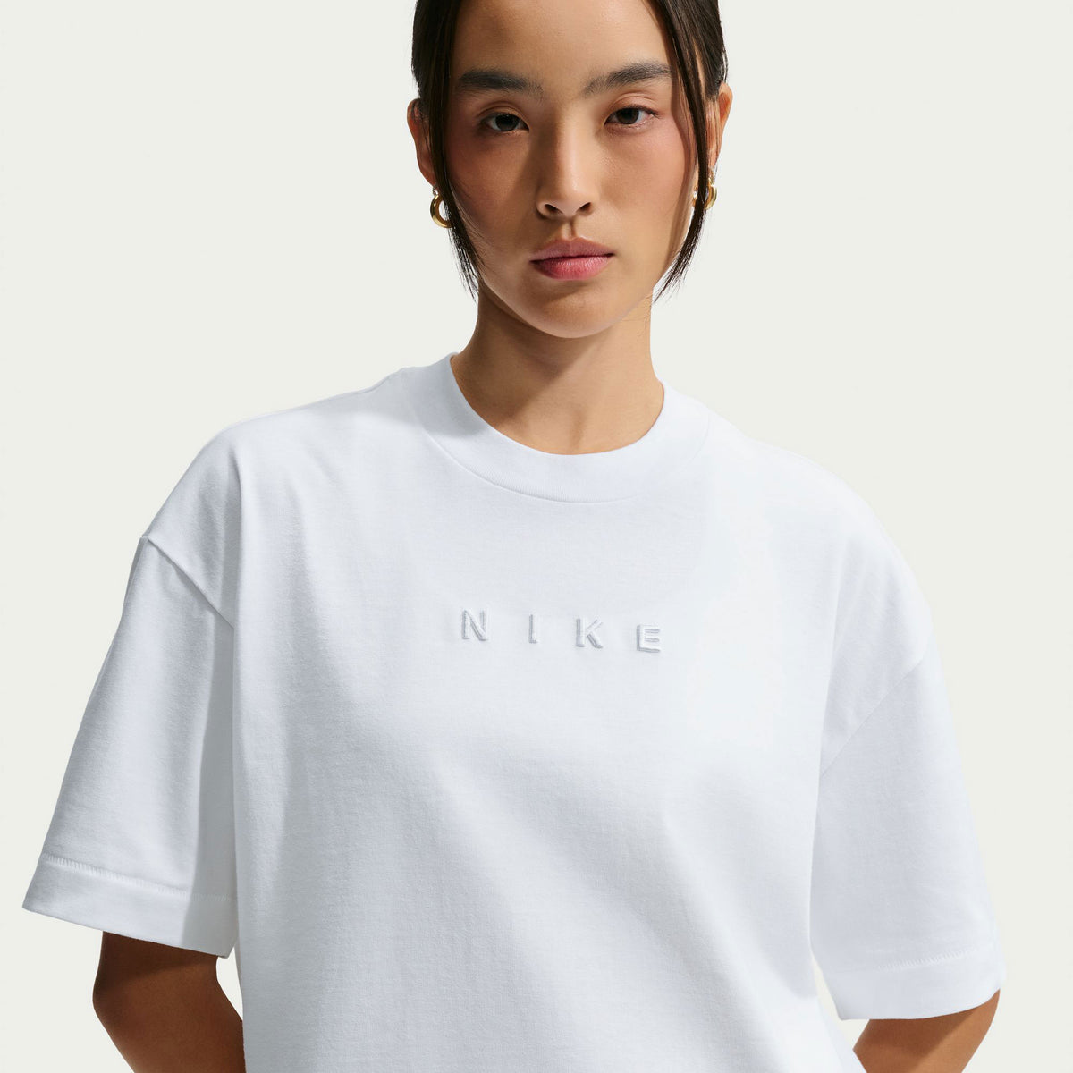 Nike Sportswear Luxe Boxy Kadın Beyaz T-shirt
