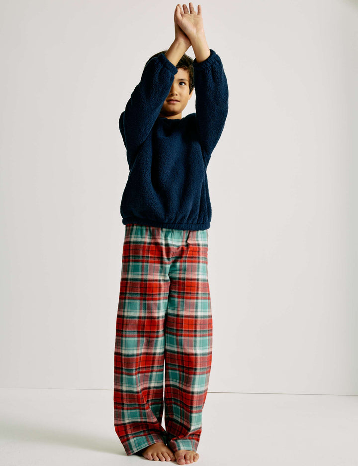Polar Üst Ve Ekose Desenli Pijama Takımı