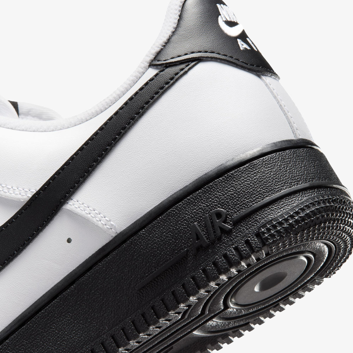 Nike Air Force 1 '07 Erkek Beyaz Spor Ayakkabı