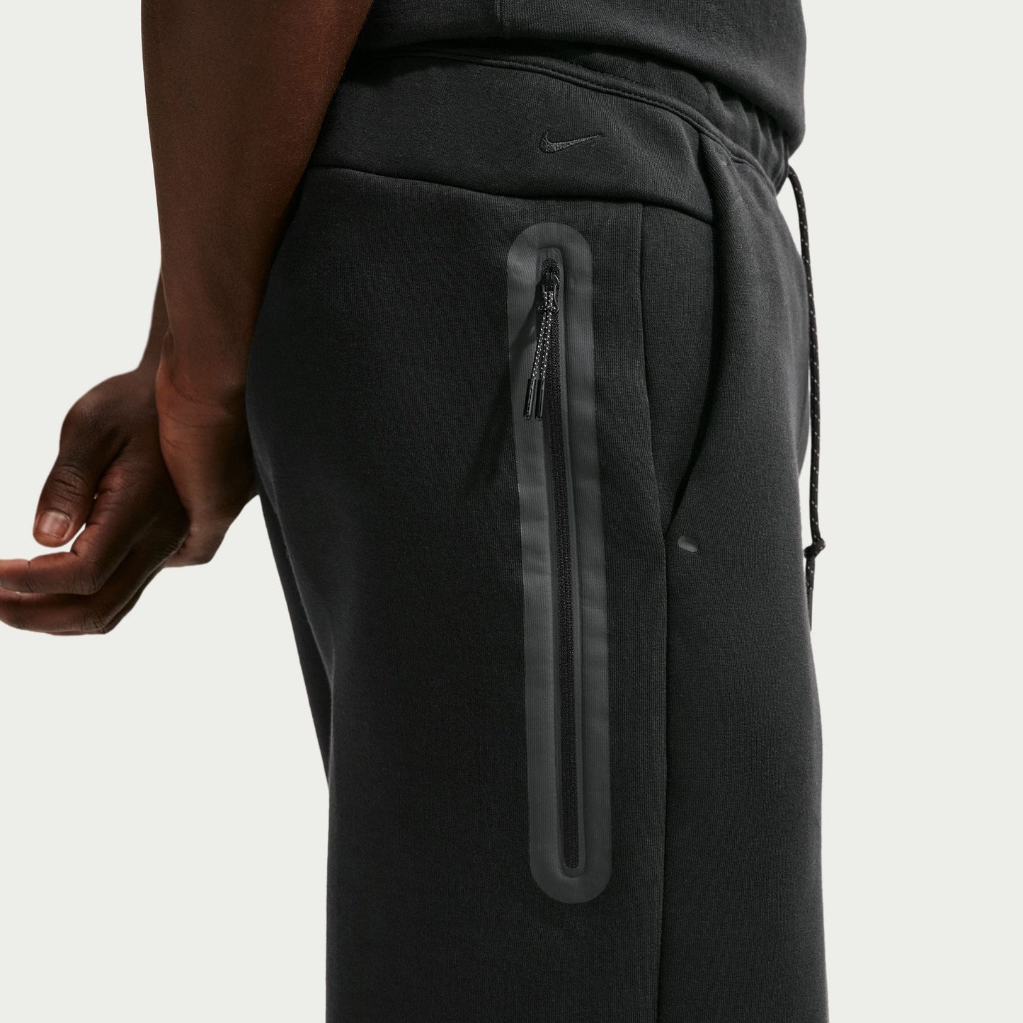 Nike Tech Erkek Siyah Şort
