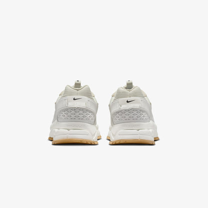 Nike Zoom Vomero Roam Kadın Bej Spor Ayakkabı