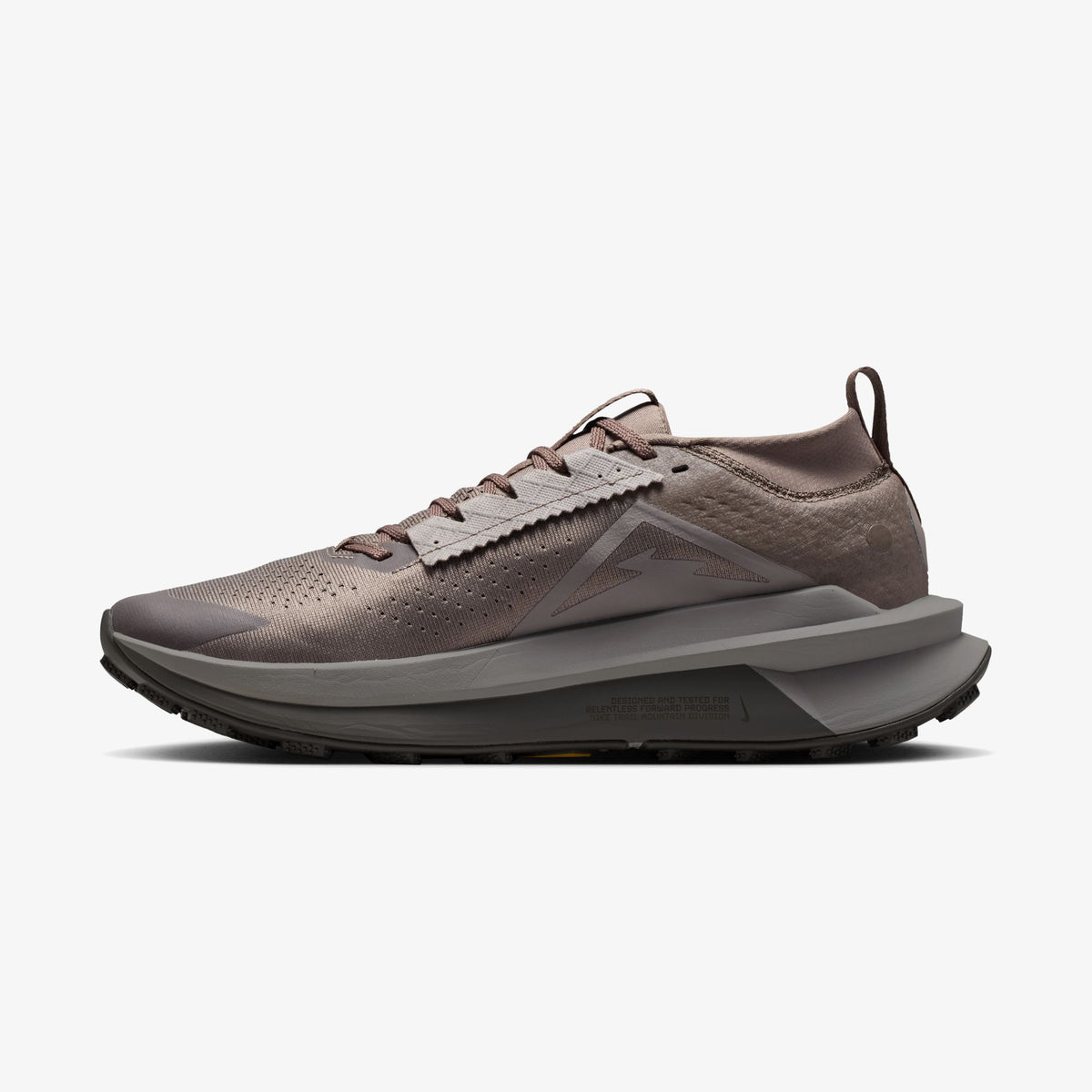 Nike Zegama 2 Erkek Gri Koşu Ayakkabısı