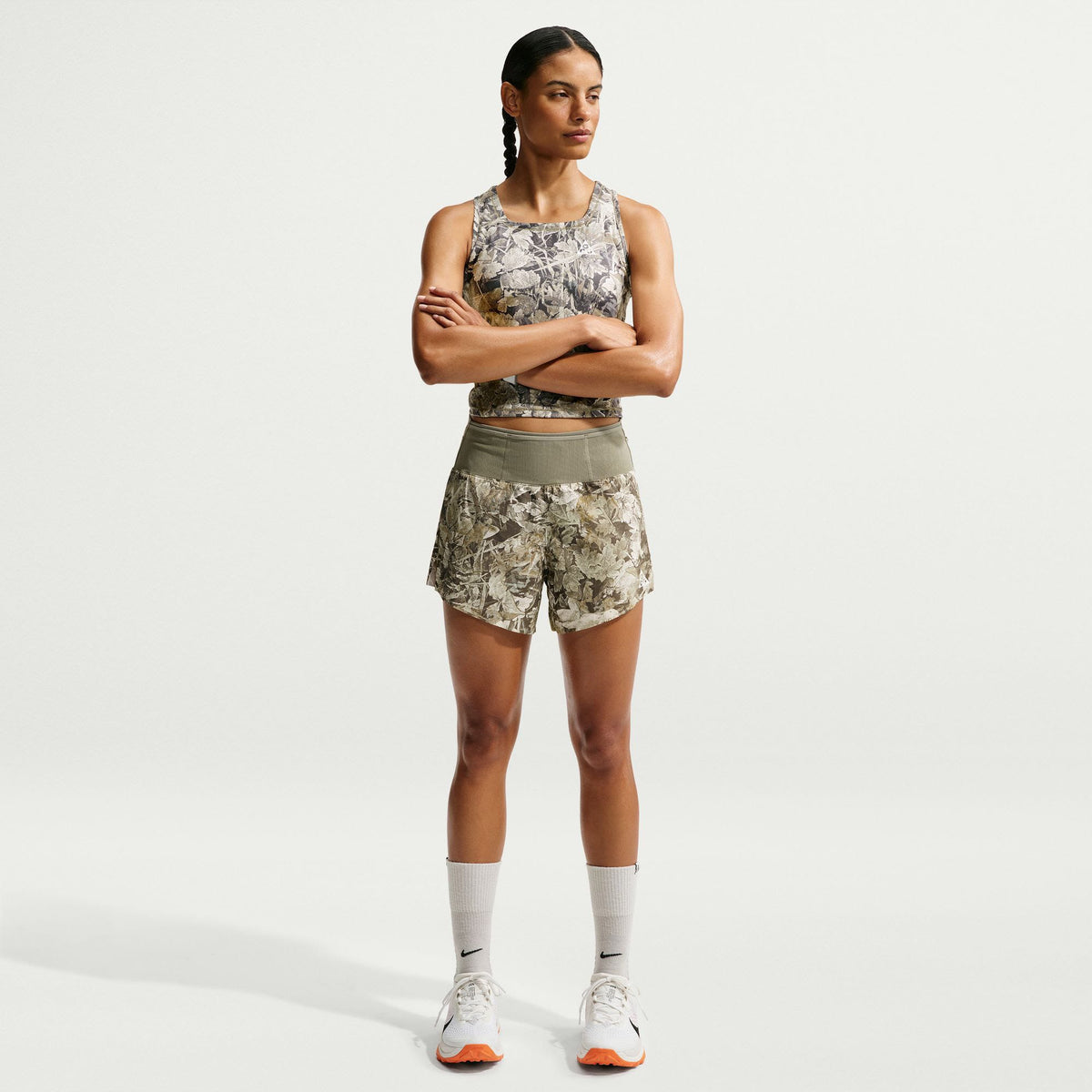 Nike Acg Trail Dri Fit Mid Rise 4in Kadın Renkli Şort