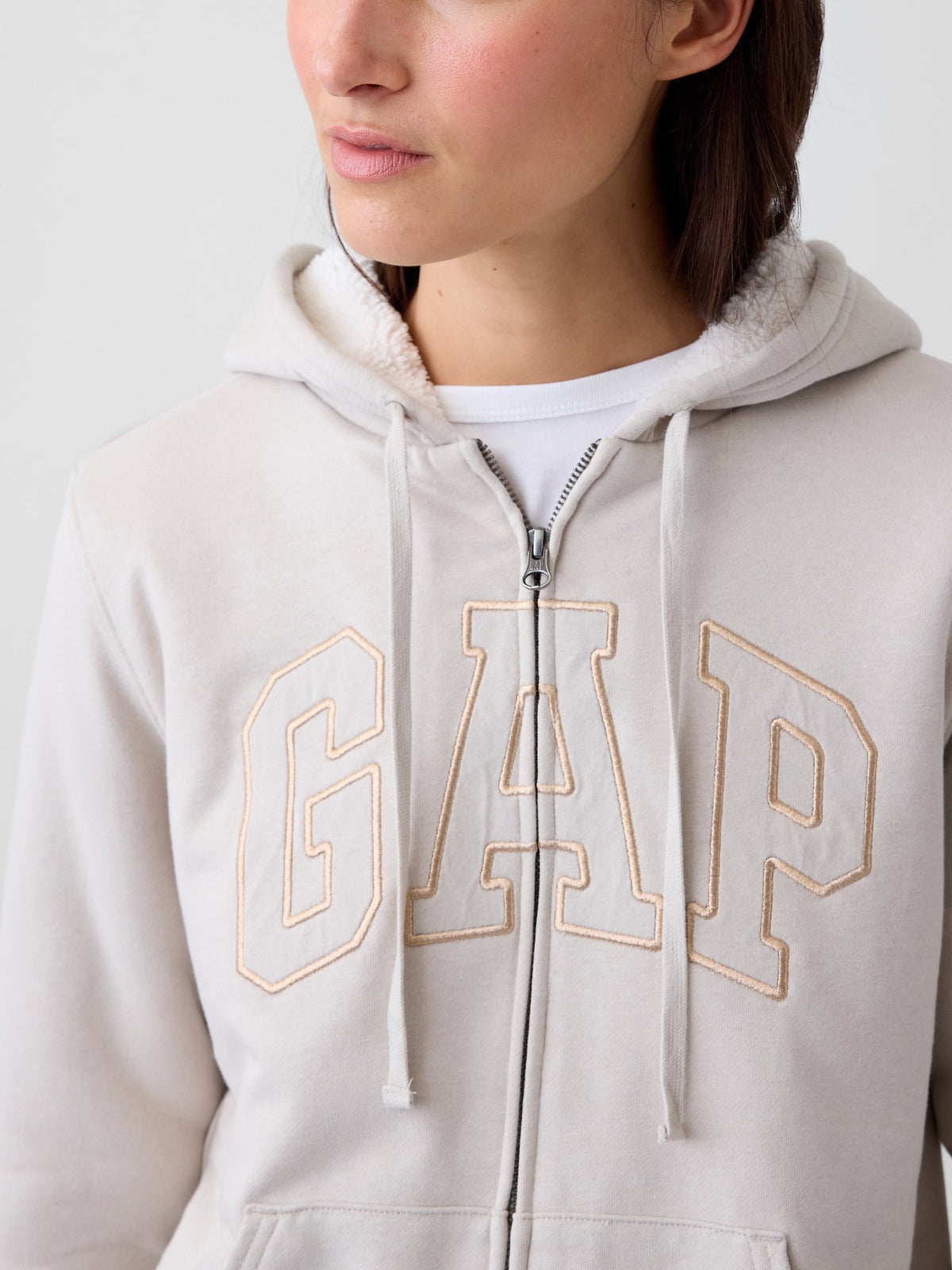 Kırık Beyaz Relaxed Gap Logo Sherpa-astarlı Fermuarlı Sweatshirt