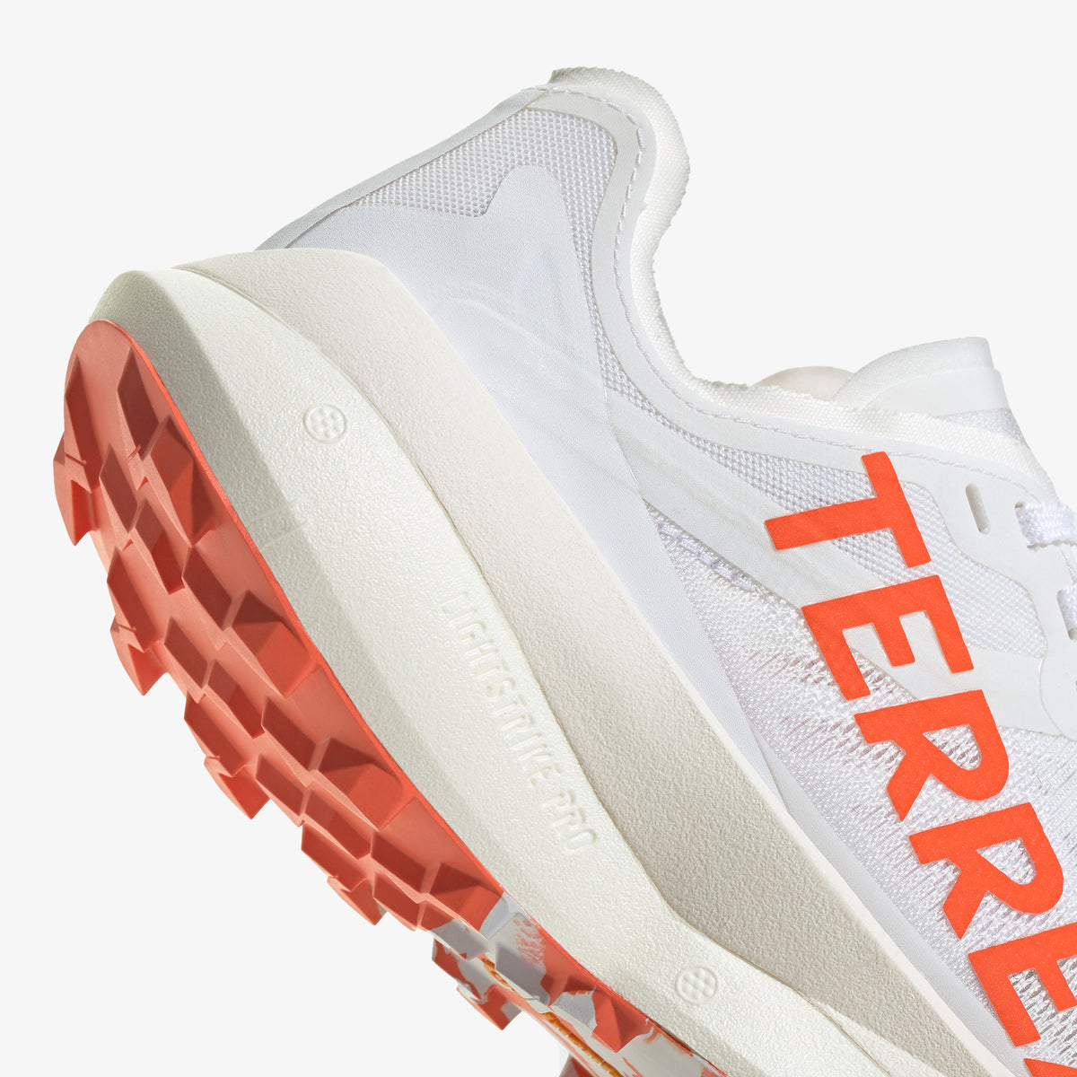 Adidas Terrex Agravic Speed Arazi Kadın Beyaz Koşu Ayakkabısı