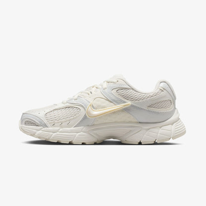 Nike Air Max Moto 2k Erkek Beyaz Spor Ayakkabı