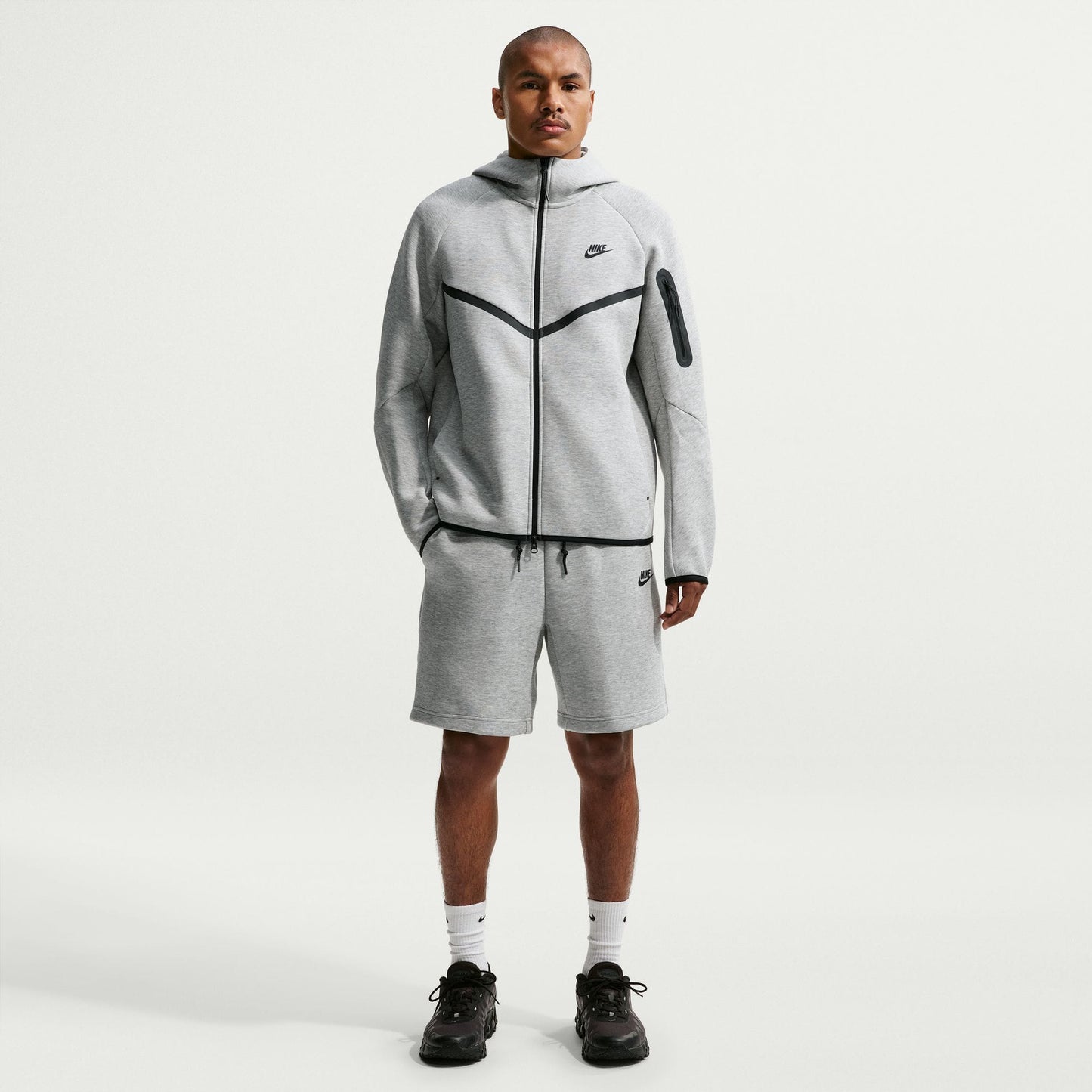 Nike Tech Erkek Siyah Şort