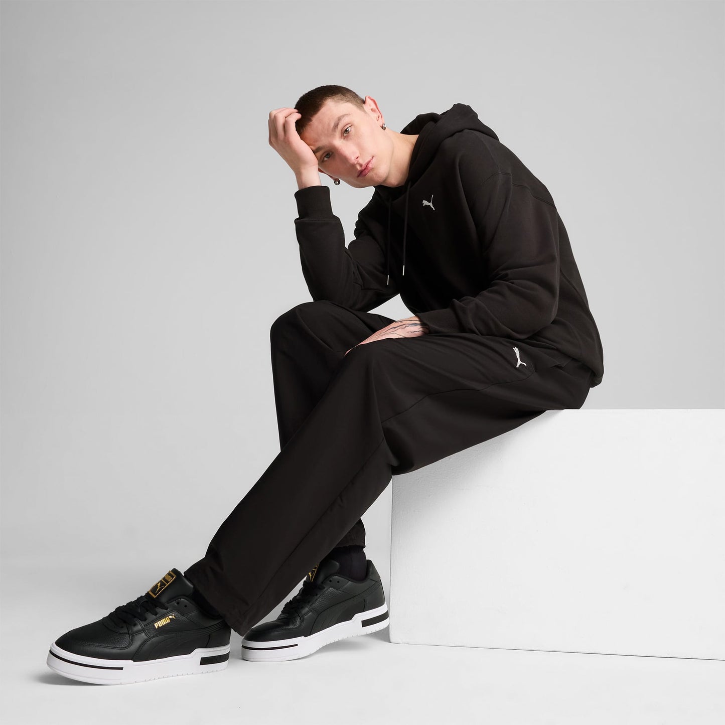 Puma Wardrobe Essentials Relaxed Erkek Siyah Sweatshirt