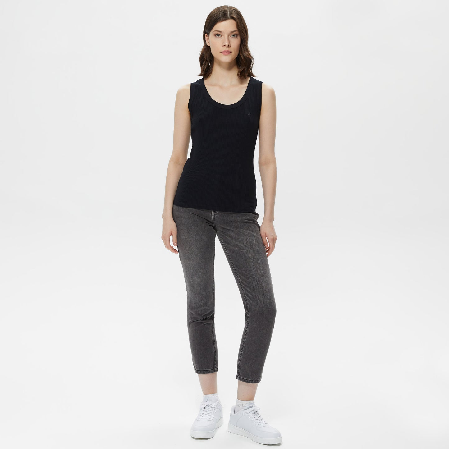 Nautica Kadın Siyah Slim Fit Kolsuz T-shirt
