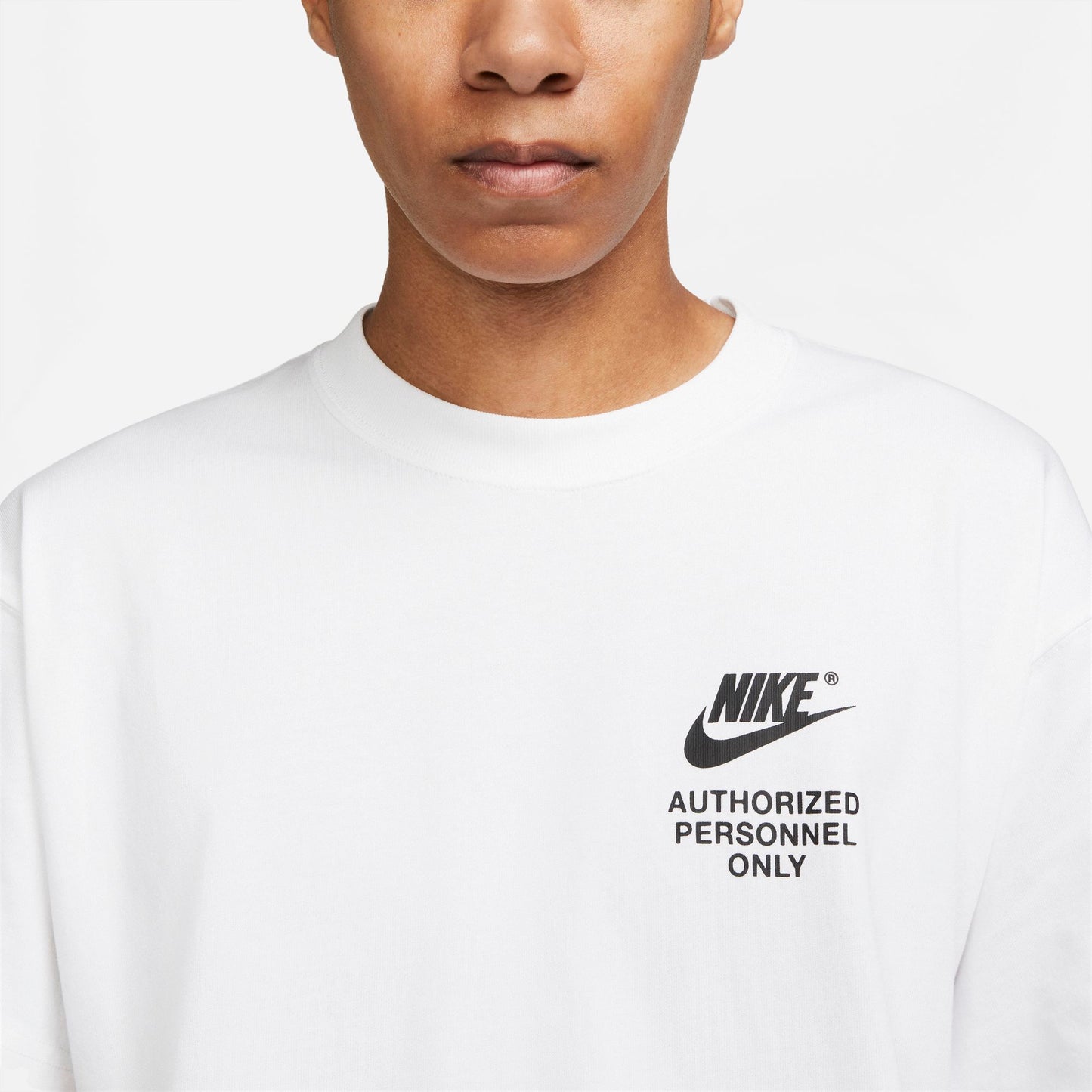 Nike Sportswear Erkek Beyaz T-shirt