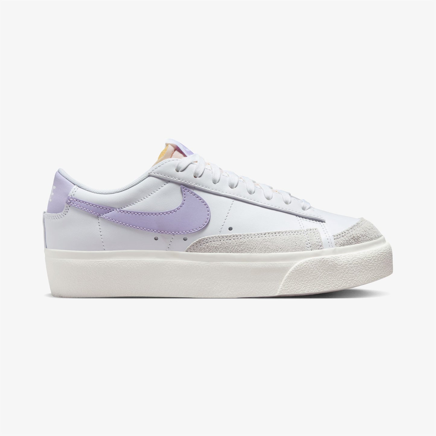 Nike Blazer Low Platform Kadın Beyaz Spor Ayakkabı