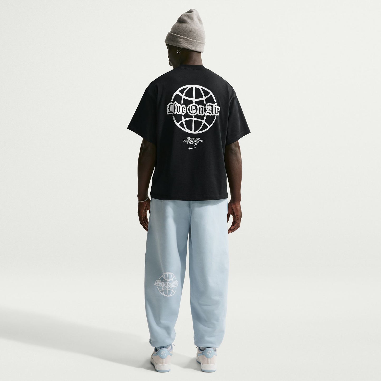 Nike Solo Swoosh Erkek Siyah T-shirt