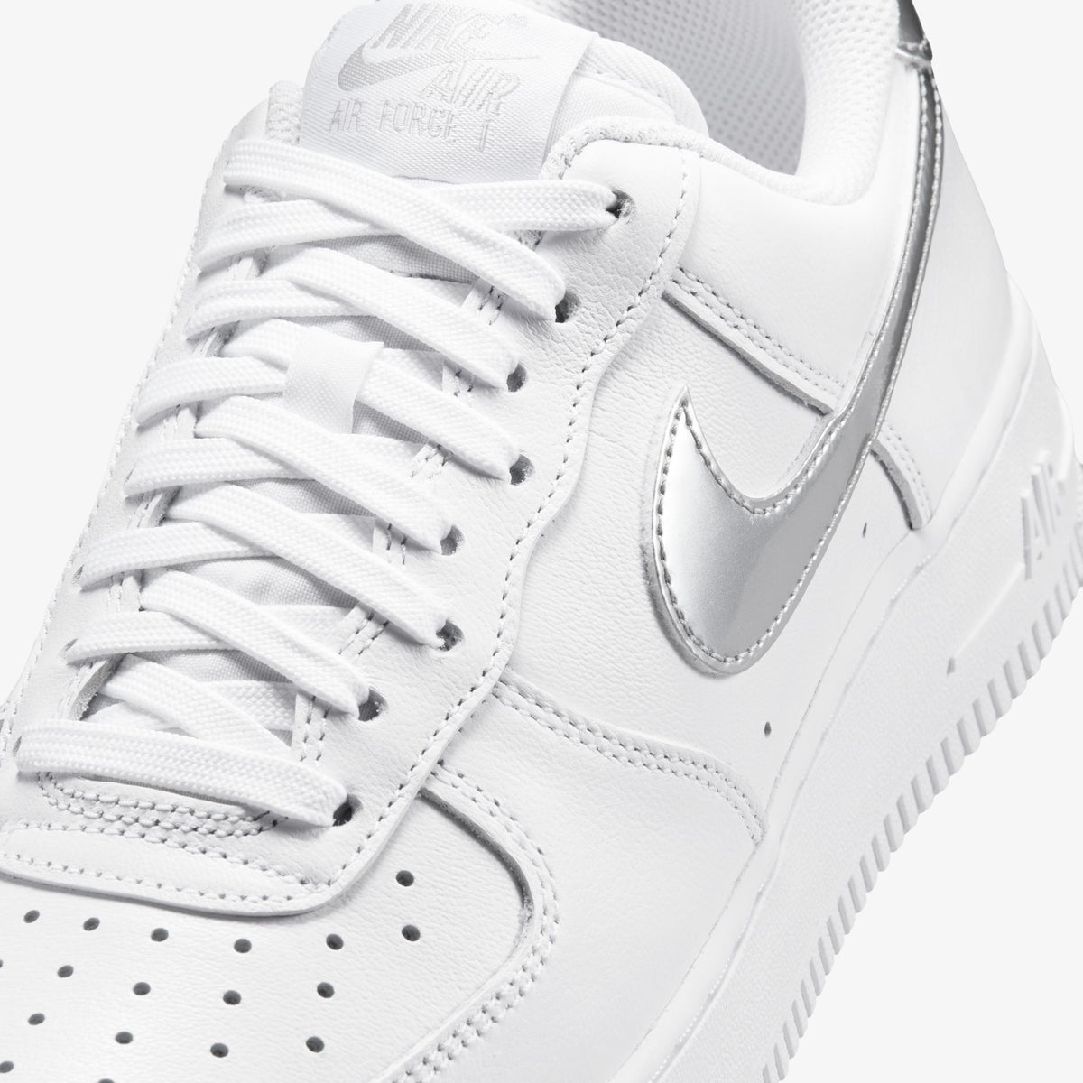 Nike Air Force 1 '07 Se Street 2 Kadın Beyaz Spor Ayakkabı