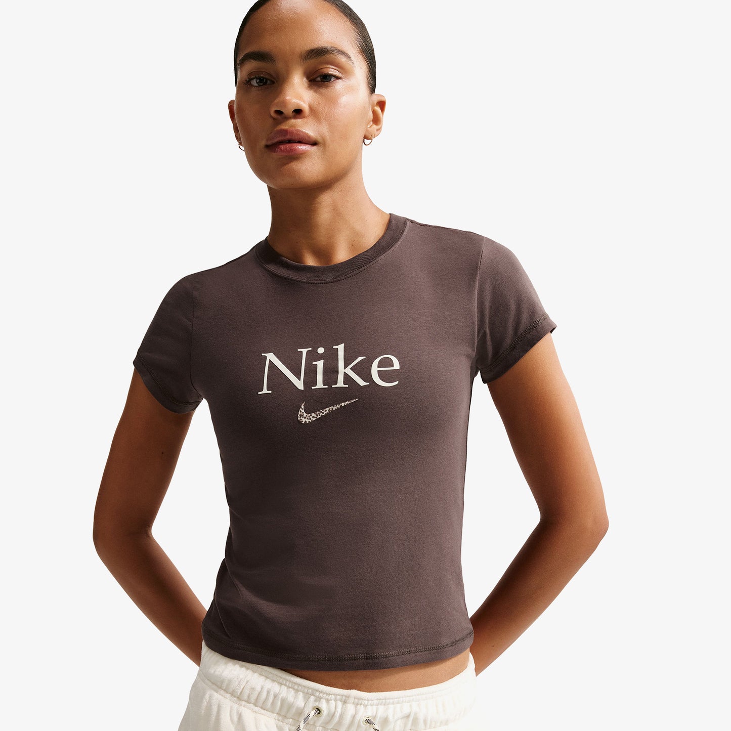 Nike Chill Kadın Kahverengi T-shirt