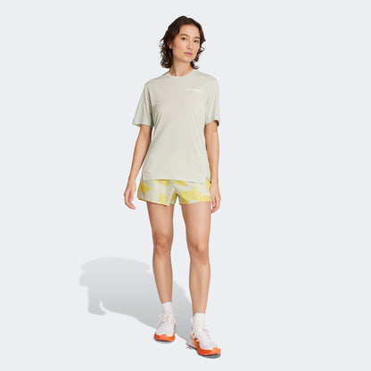 Adidas Terrex Multi Light Printed Kadın Sarı Koşu Şortu
