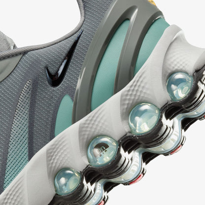 Nike Air Max Dn 8 Erkek Gri Spor Ayakkabı