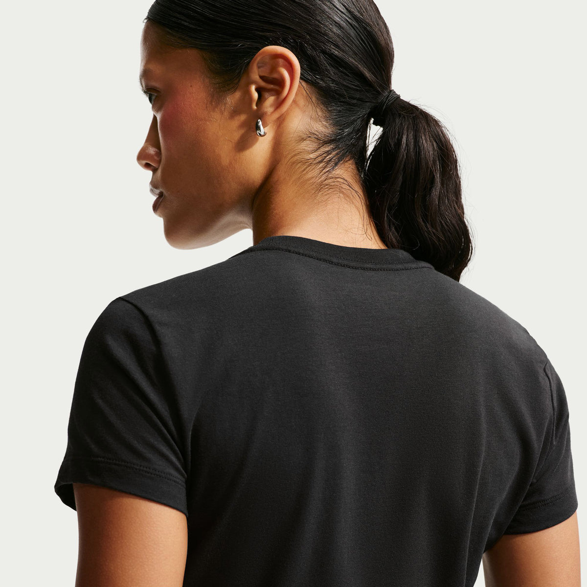 Nike Sportswear Chill Knit Kadın Siyah T-shirt