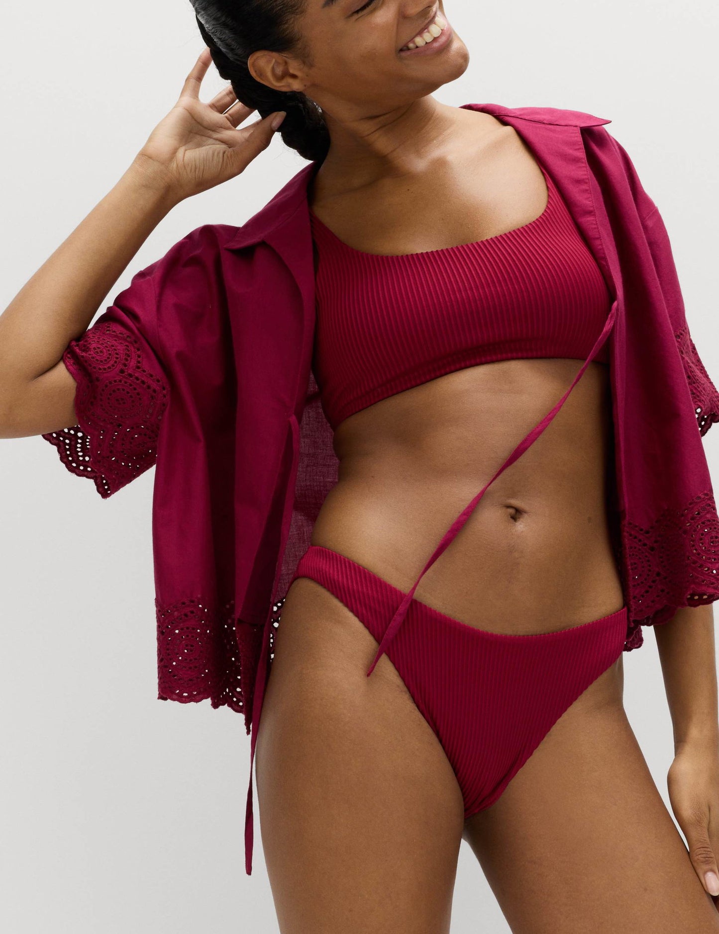 Dokulu Bikini Altı