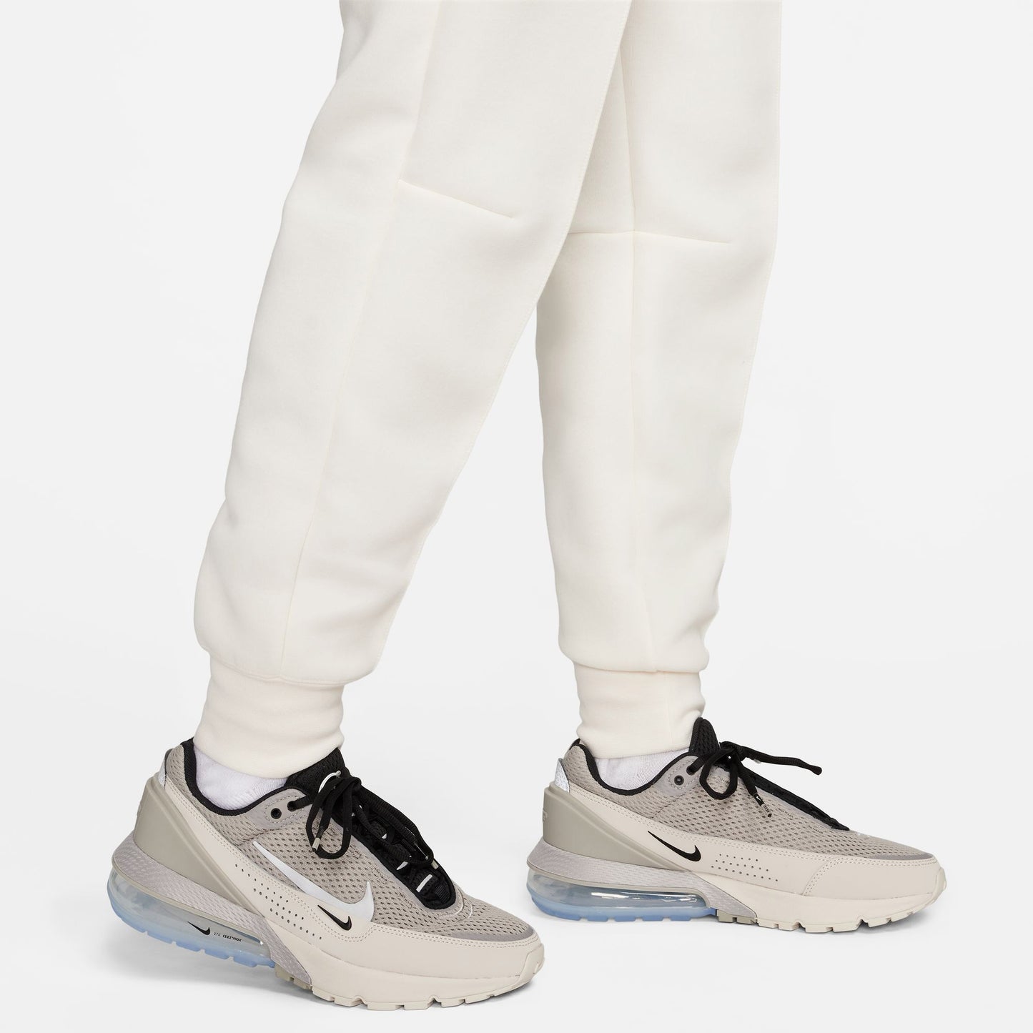 Nike Sportswear Tech Fleece Kadın Beyaz Eşofman Altı