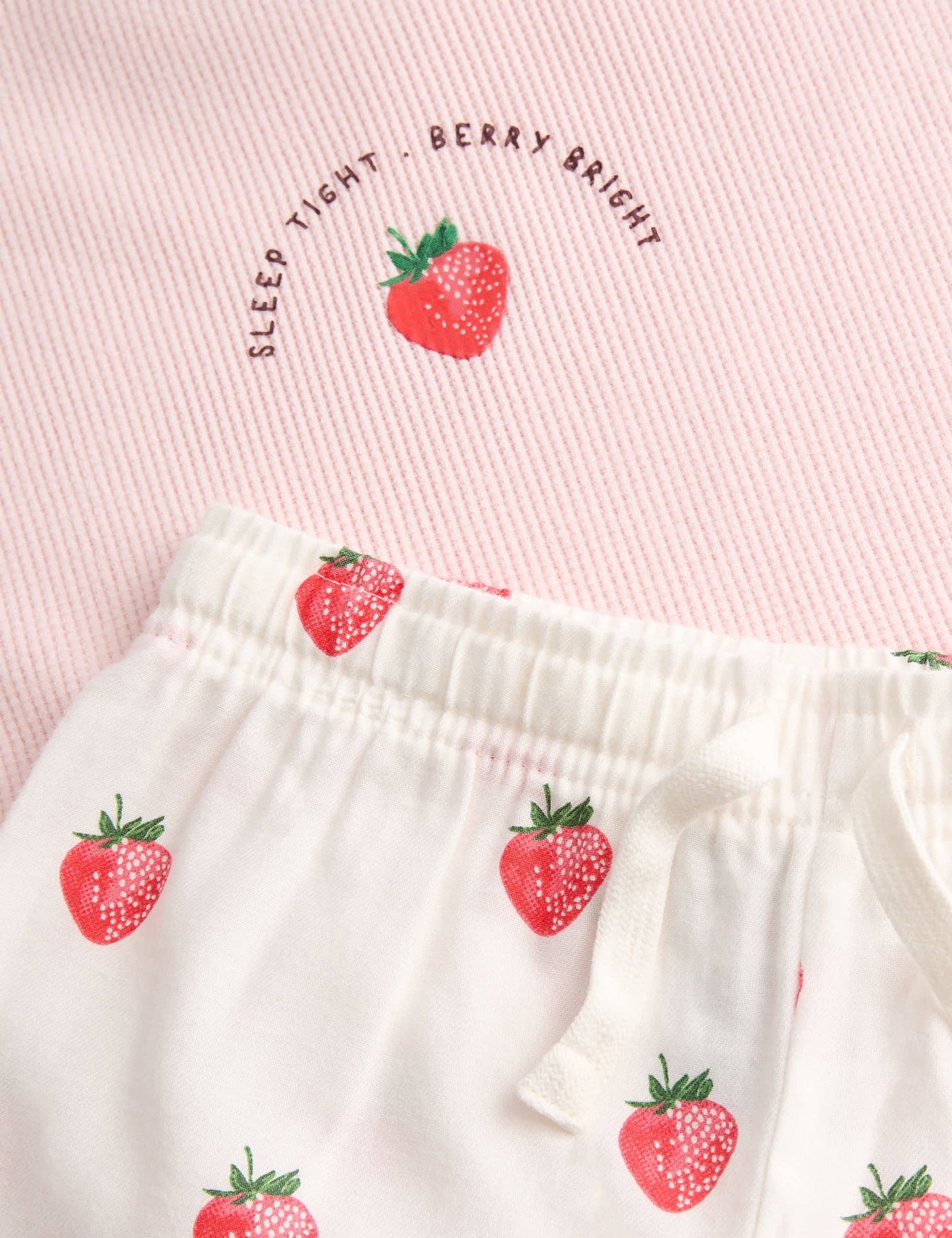 Desenli Pijama Takımı