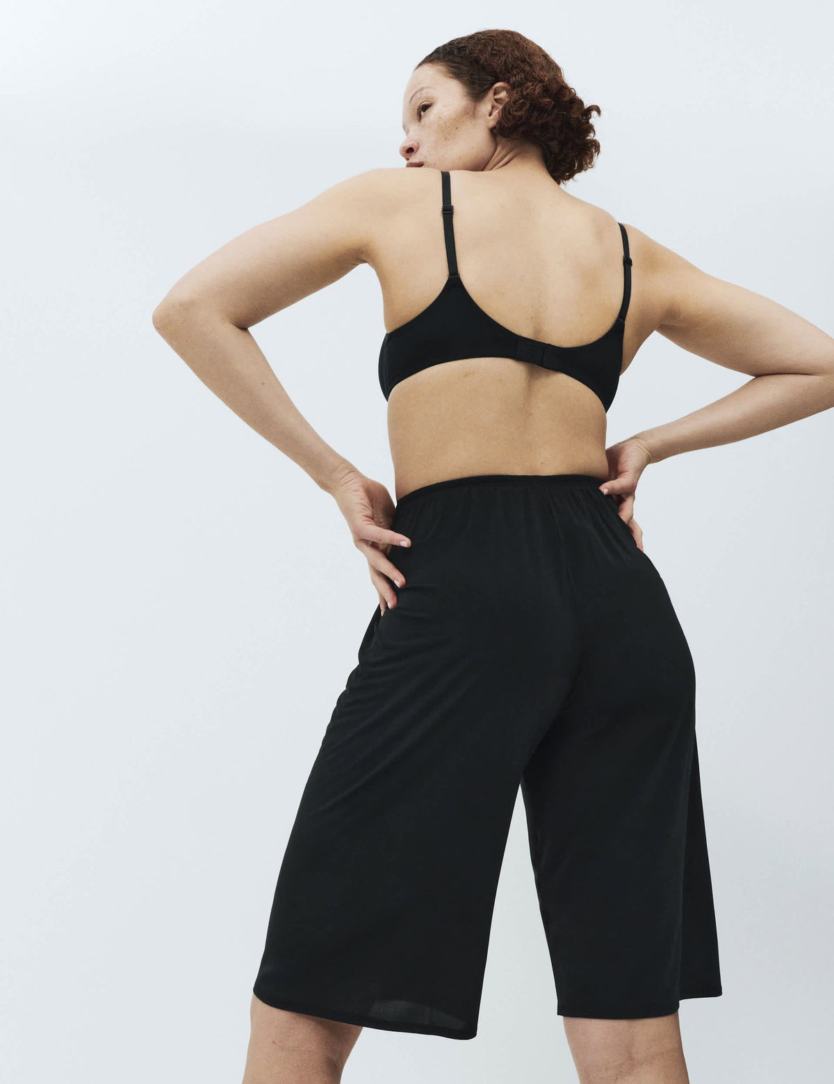 Body Invisibles Şort