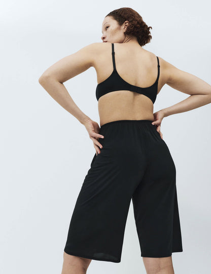 Body Invisibles Şort