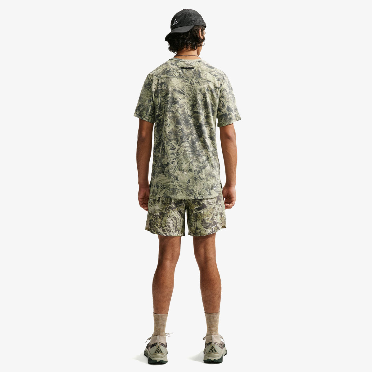 Nike Acg Dfadv Solar Chase Erkek Yeşil T-shirt