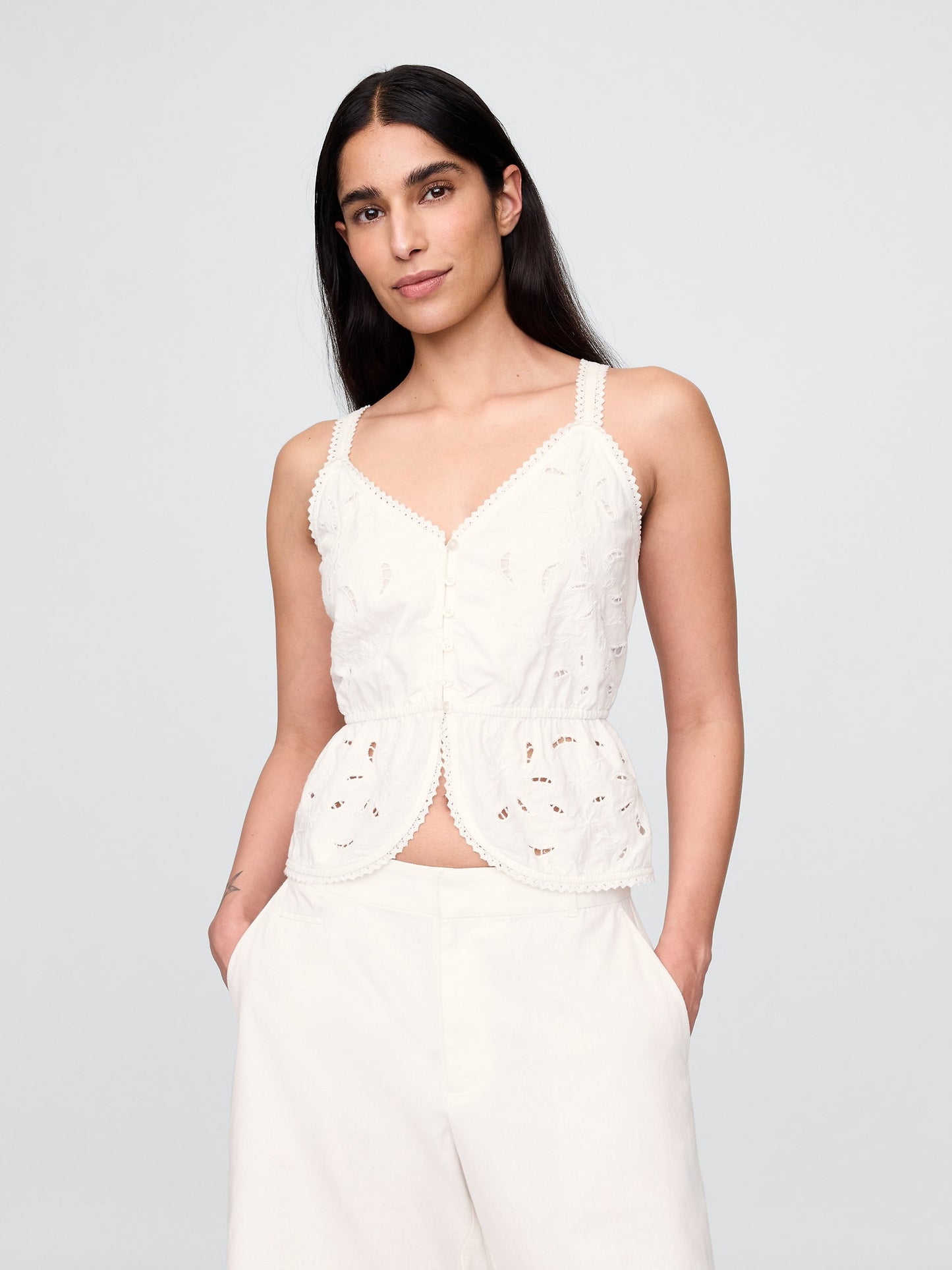 Beyaz Keten Karışımlı Eyelet Peplum Bluz